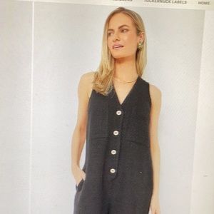Tuvkernuck black textured maya romper